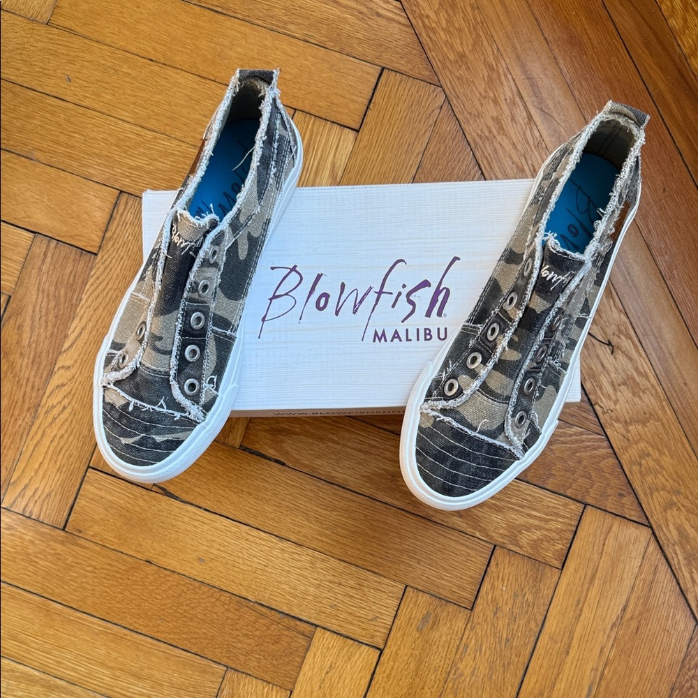 Blowfish Malibu Slip-On Canvas Sneakers in Camouflage - Size 10
